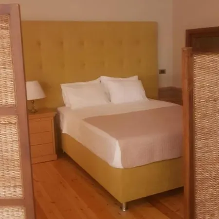 Thailanda In Katakolo Pyrgos (Elis)